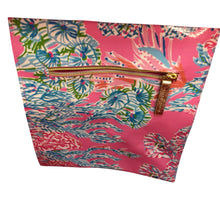 Load image into Gallery viewer, Lilly Pulitzer Ultimate Carryall Seaing Things Tote Handbag