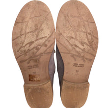 Load image into Gallery viewer, Sundance Donovan Sueded Boots Size 7.5