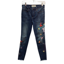 Load image into Gallery viewer, Free People Appliqued Skinny Jeans Size 25 Waist (Size 2)