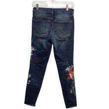 Load image into Gallery viewer, Free People Appliqued Skinny Jeans Size 25 Waist (Size 2)