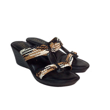 Load image into Gallery viewer, Italian Shoemakers Wedges Size 8