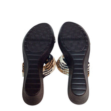 Load image into Gallery viewer, Italian Shoemakers Wedges Size 8