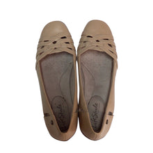 Load image into Gallery viewer, Lifestride Soft System Flats Size 8.5