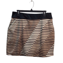 Load image into Gallery viewer, Coral Bay Tan And Brown Stripe Golf Skort Size M