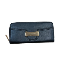 Load image into Gallery viewer, Michael Kors Saratoga Zip Around Continental Wallet Black Leather