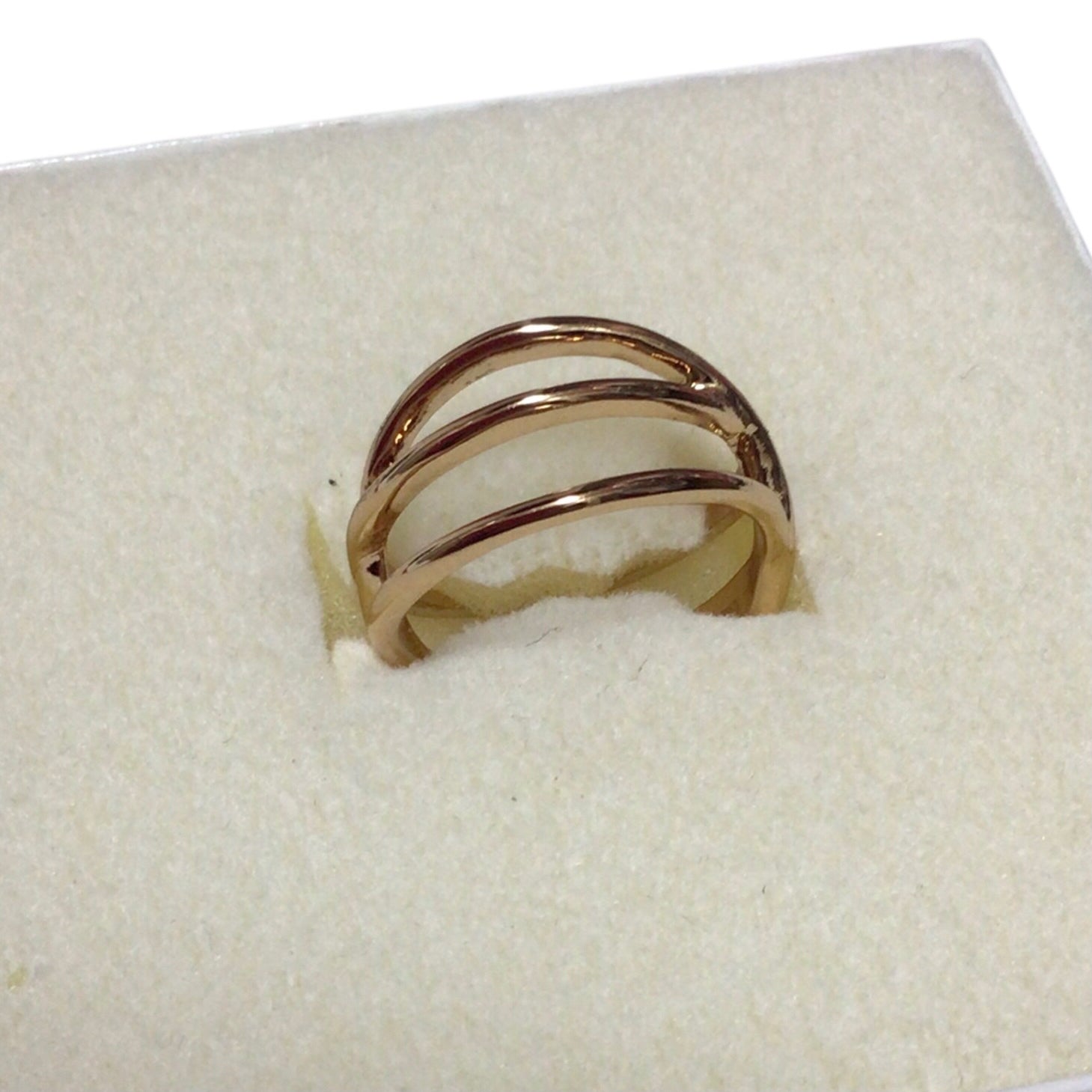 Premier Designs Serene Gold Tone Ring Size 8