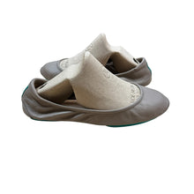 Load image into Gallery viewer, Tiek Ballet Flats Taupe - Size 7