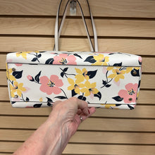 Load image into Gallery viewer, Kate Spade Staci Lily Blooms Laptop Tote