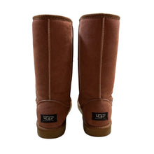 Load image into Gallery viewer, UGG Australia Women&#39;s Classic Short Boots Chestnut - Size 6 M