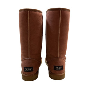 UGG Australia Women's Classic Short Boots Chestnut - Size 6 M