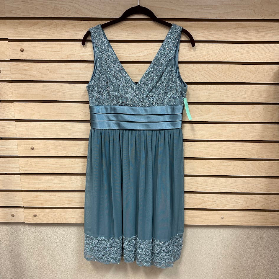 R&M Richards Sleeveless Dress Blue - Size 8 Petite