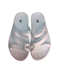 Load image into Gallery viewer, Reel Legends White Sandals/Slip Ons Size 7