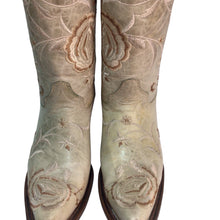 Load image into Gallery viewer, Circle G Women&#39;s Embroidered Western Boots Snip Toe Size 7.5 M Light Sage Green
