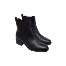 Load image into Gallery viewer, Kenneth Cole Reaction Leather Salt Chelsea Black Ankle Boots Size 7.5