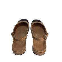Load image into Gallery viewer, Vionic Tan and Black Flat Shoes Size 7