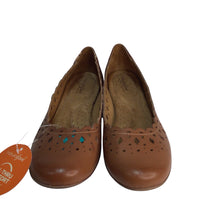 Load image into Gallery viewer, Natural Soul Brown Flats Size 10