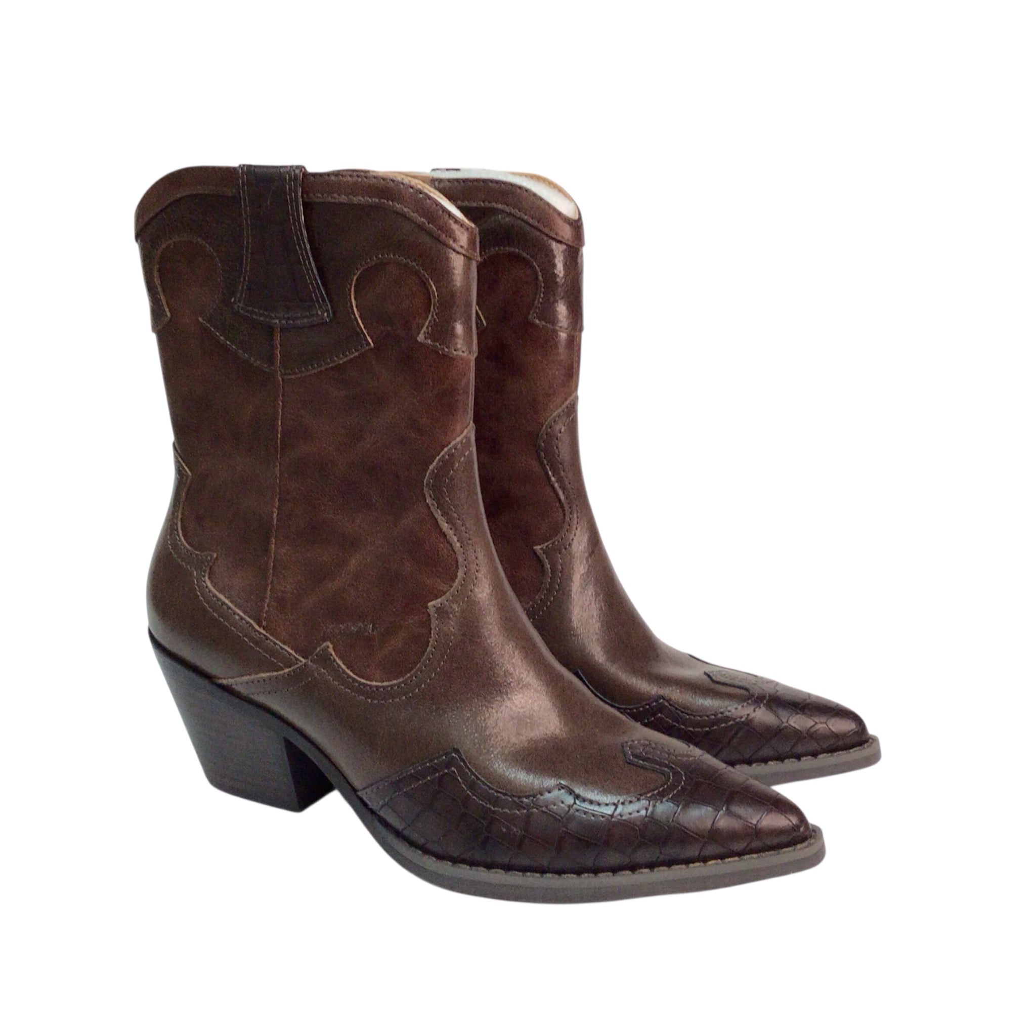 Crown Vintage Brown Izzie Western Booties Size 8