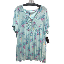 Load image into Gallery viewer, Kim Rogers Light Blue Floral Short Sleeve Top Size 1X