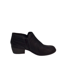 Load image into Gallery viewer, Clarks Collection Black Ankle Boots Size 7.5