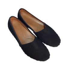Load image into Gallery viewer, Spring Step Suede Black Loafers Size 8.5