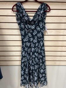 Roz & Ali Sleveeless Dress Black And White size 6