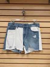 Load image into Gallery viewer, Est. 1946 Denim Shorts Blue And White Size 12