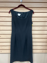 Load image into Gallery viewer, Liz Claiborne Sleeveless Dress Black Size 4