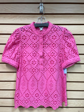 Load image into Gallery viewer, Crown &amp; Ivy Eyelet Short Sleeve Top Pink Size X-Small