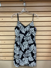 Load image into Gallery viewer, White House Black Market Sleeveless Dress Black And White Size 4