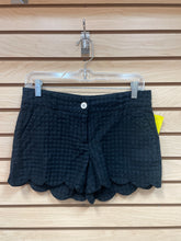 Load image into Gallery viewer, Crown &amp; Ivy Shorts Black Size Petite 2