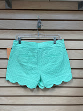 Load image into Gallery viewer, Crown &amp; Ivy Shorts Green Size 4