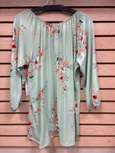 Load image into Gallery viewer, Bunulu Long Sleeve Top Green And Orange Size 1x