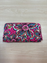 Load image into Gallery viewer, Vera Bradley Wallet Pink