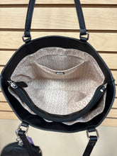 Load image into Gallery viewer, Guess Shoulder Bag Black