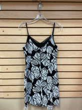 Load image into Gallery viewer, White House Black Market Sleeveless Dress Black And White Size 4