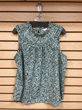 Load image into Gallery viewer, Lauren Conrad Sleeveless Top Green And White Size X-Large