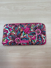 Load image into Gallery viewer, Vera Bradley Wallet Pink