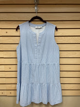 Load image into Gallery viewer, Vineyard Vines Sleeveless Dress Blue And White Size Large