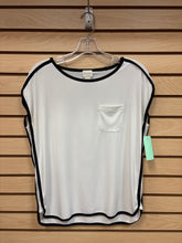 Load image into Gallery viewer, Chico&#39;s Sleeveless Top White And Black Size Small