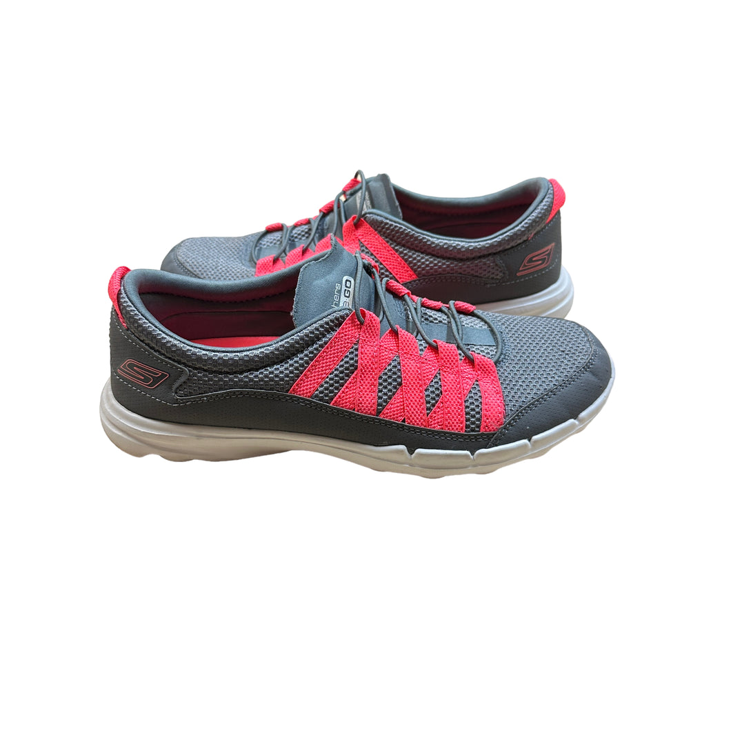 Skechers On the Go Sneakers - Size 7